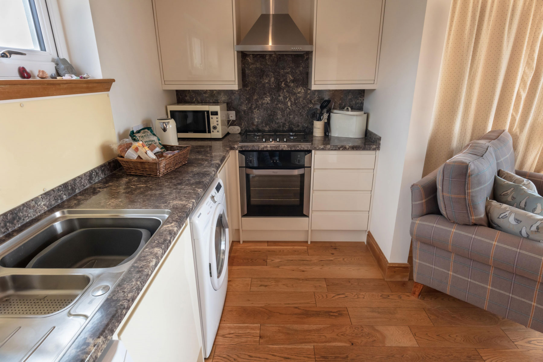 seascape-cottage-main-kitchen seascape cottage kitchen